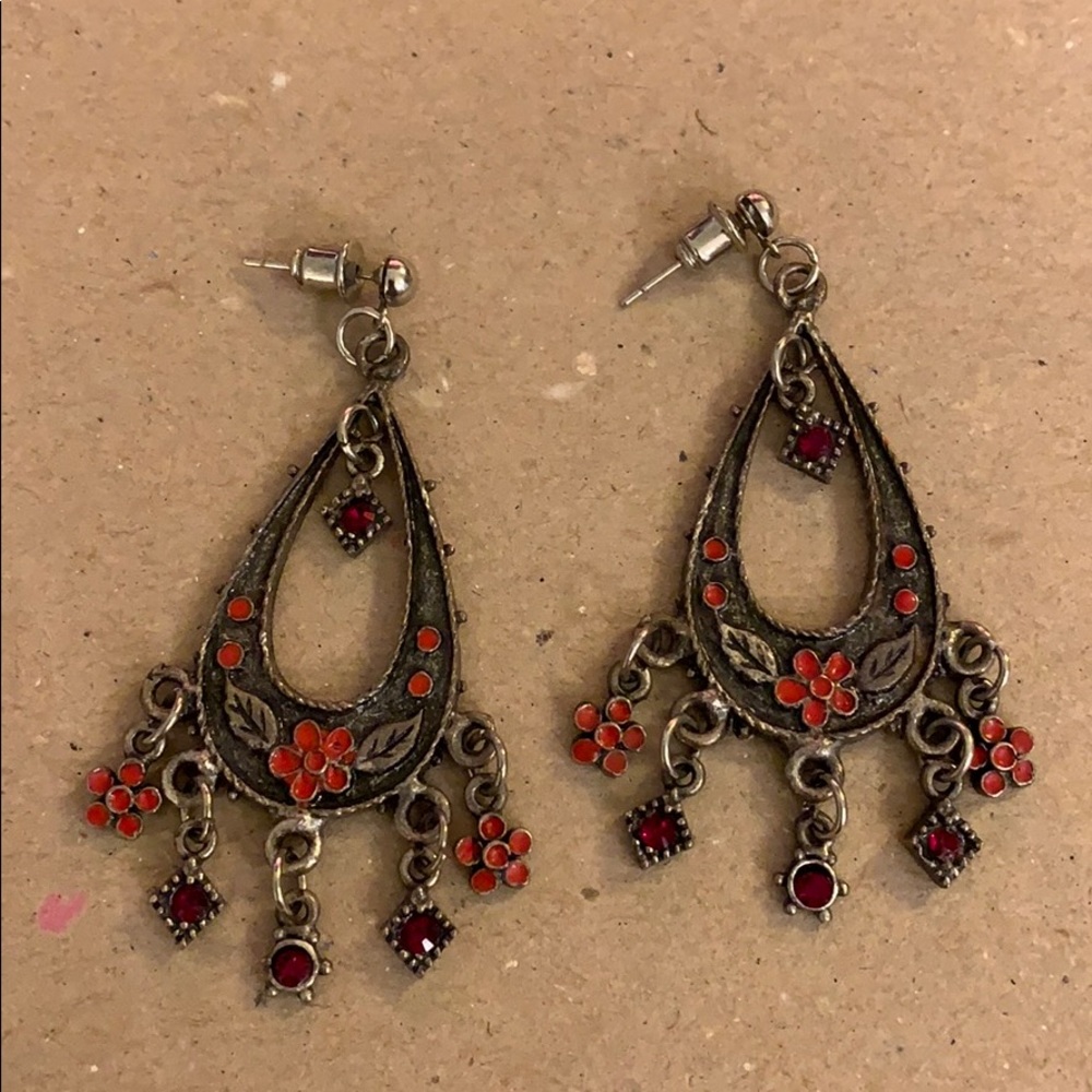 Chandelier earrings